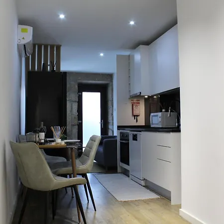 Ardosia Apartment